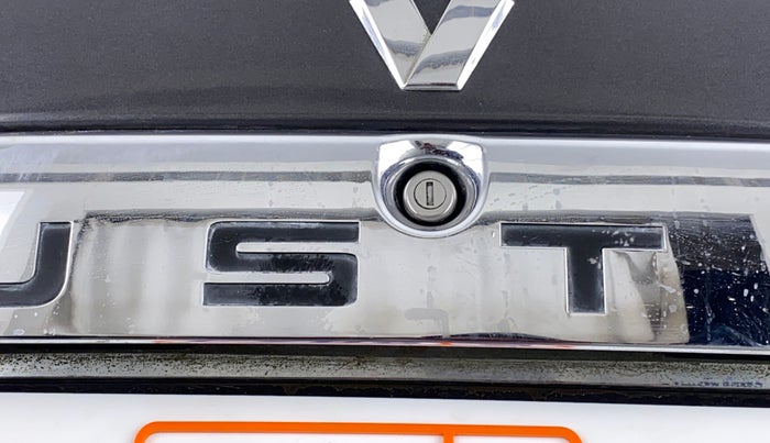 2019 Renault Duster RXS 106 PS MT, Petrol, Manual, 43,395 km, Lock system - Boot door not opening through lever