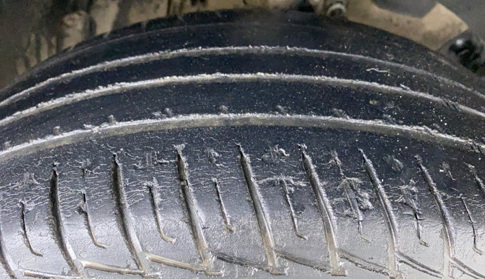 2019 Renault Duster RXS 106 PS MT, Petrol, Manual, 43,395 km, Right Front Tyre Tread