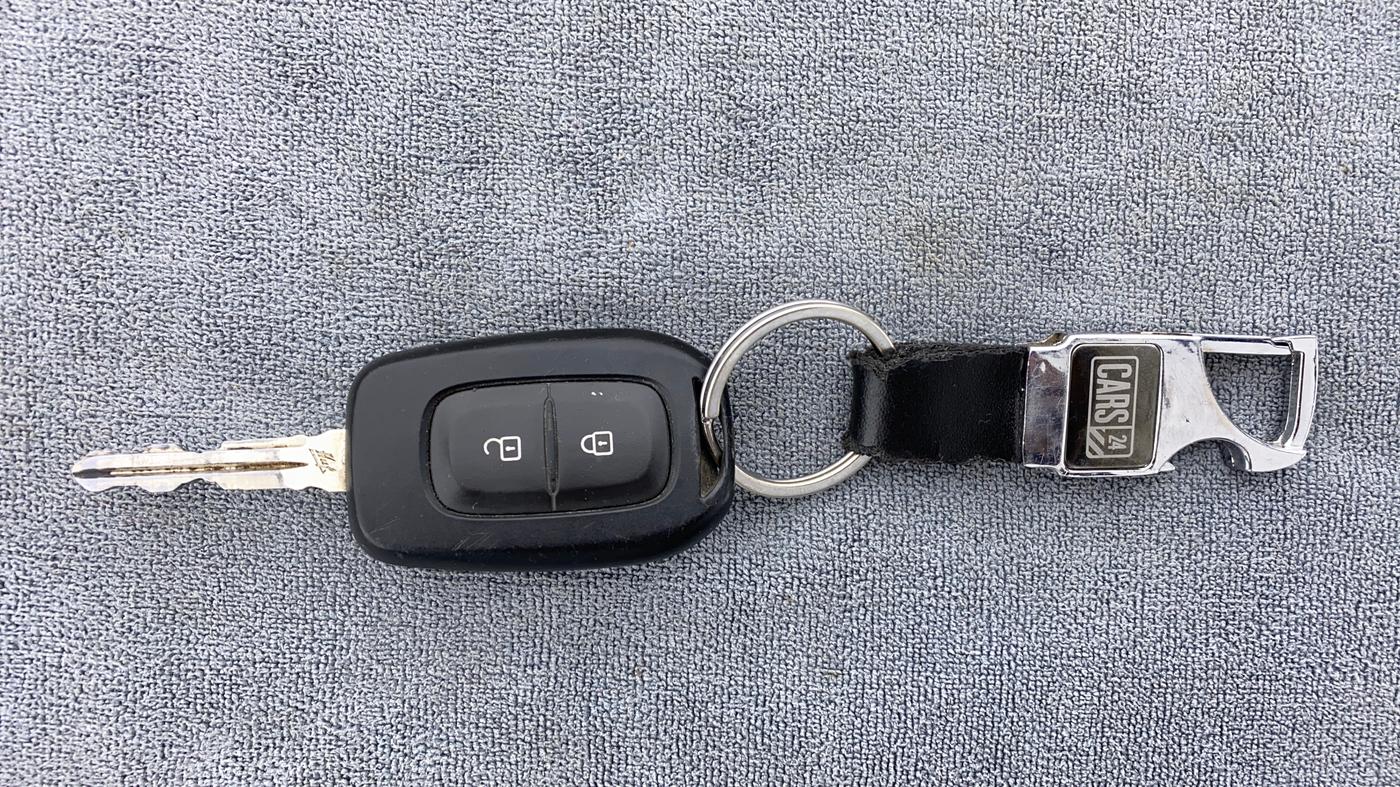 2019 Renault Duster RXS 106 PS MT, Petrol, Manual, 43,395 km, Key Close Up