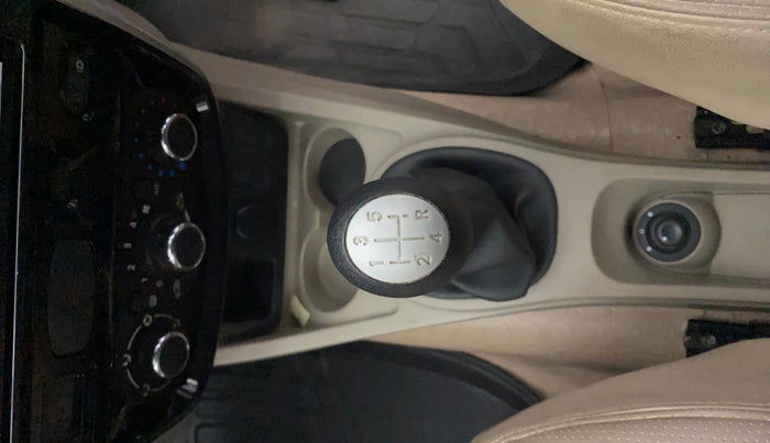 2015 Nissan Terrano XL (P), Petrol, Manual, 32,657 km, Gear Lever