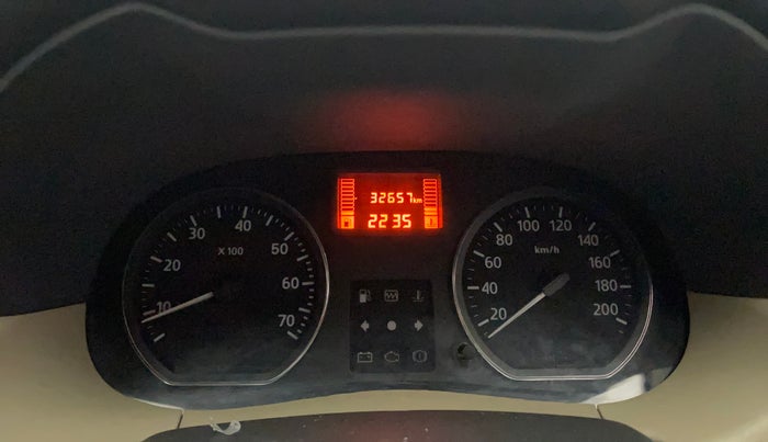 2015 Nissan Terrano XL (P), Petrol, Manual, 32,657 km, Odometer Image