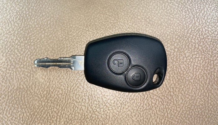 2015 Nissan Terrano XL (P), Petrol, Manual, 32,657 km, Key Close Up