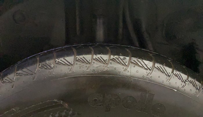 2015 Nissan Terrano XL (P), Petrol, Manual, 32,657 km, Right Rear Tyre Tread