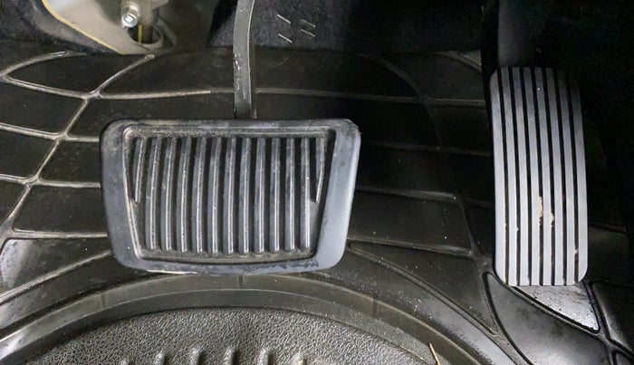 2017 Hyundai Verna 1.6 SX VTVT AT (O), Petrol, Automatic, 42,423 km, Pedals