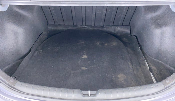 2017 Hyundai Verna 1.6 SX VTVT AT (O), Petrol, Automatic, 42,423 km, Boot Inside