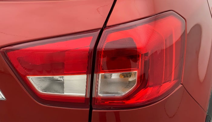 2018 Maruti Vitara Brezza ZDI PLUS, Diesel, Manual, 91,454 km, Right tail light - Minor damage