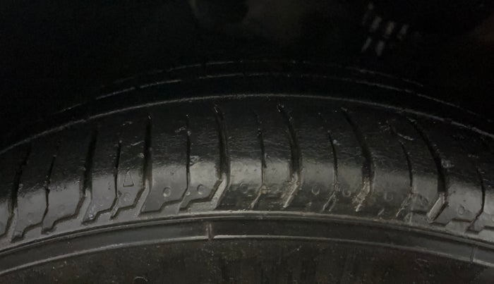 2021 Hyundai NEW I20 SPORTZ 1.0T GDI IMT, Petrol, Manual, 24,520 km, Left Front Tyre Tread