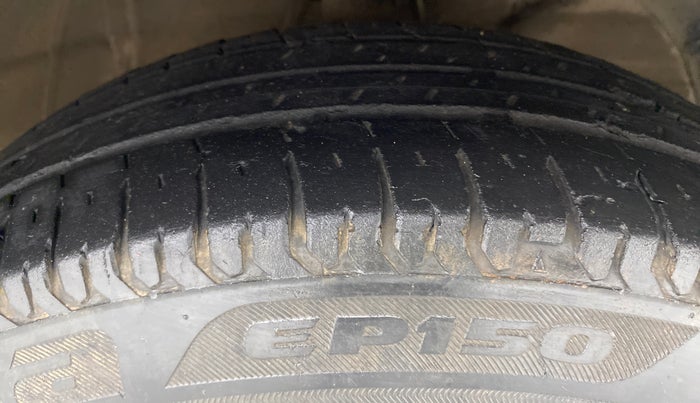 2019 Maruti Swift VXI AMT, Petrol, Automatic, 41,374 km, Right Front Tyre Tread