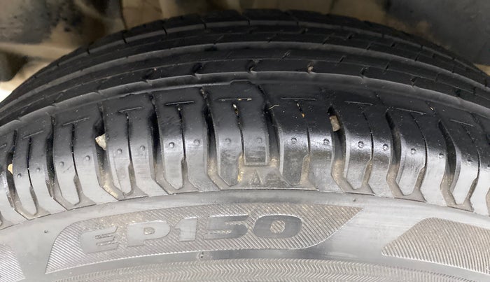 2019 Maruti Swift VXI AMT, Petrol, Automatic, 41,374 km, Right Rear Tyre Tread