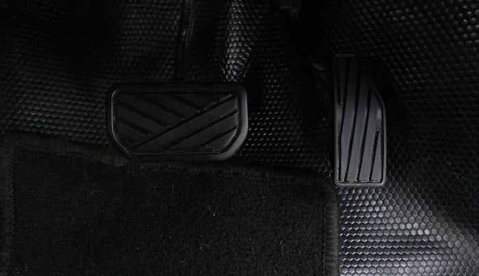 2019 Maruti Swift VXI AMT, Petrol, Automatic, 41,374 km, Pedals
