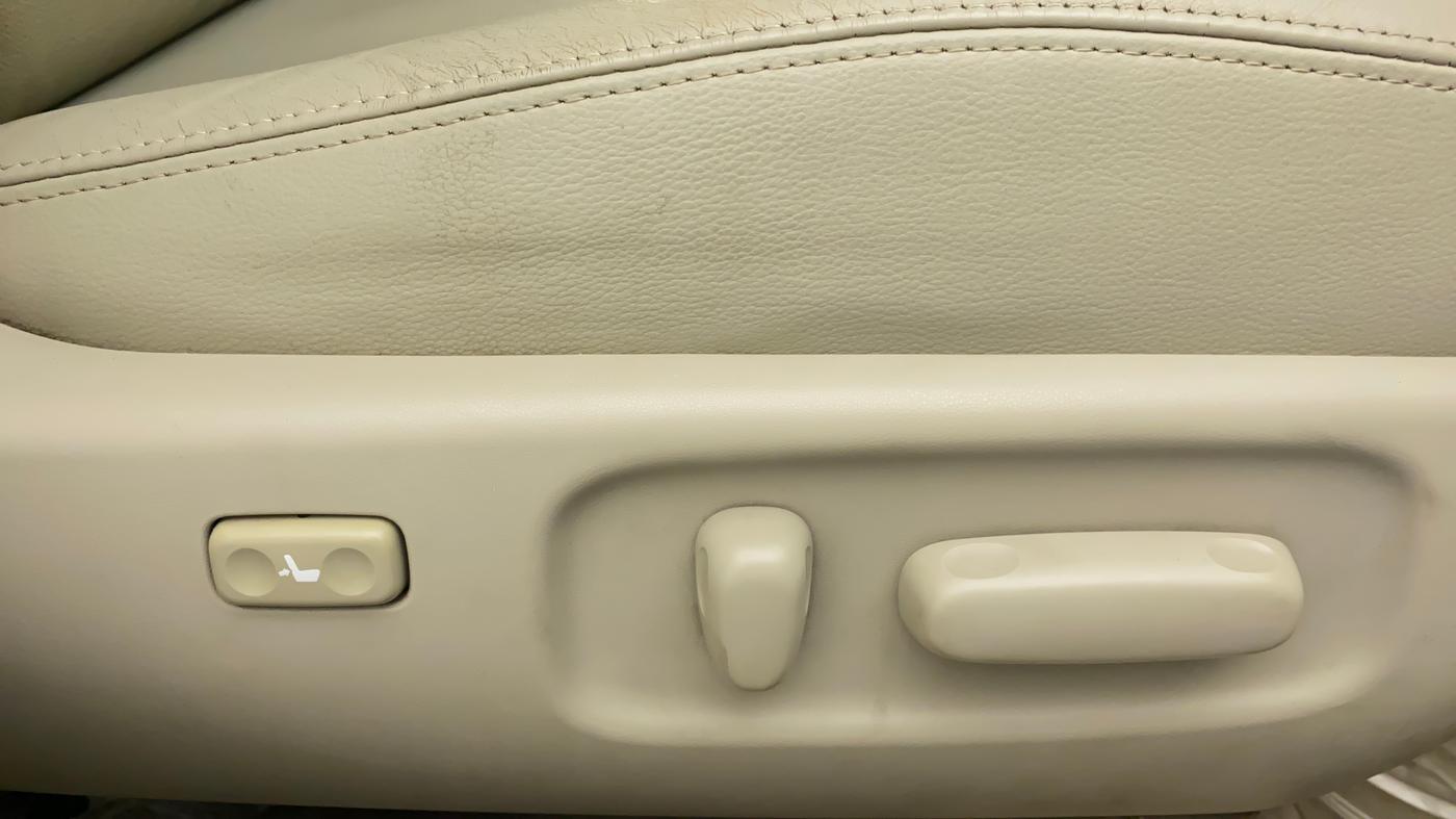 2013 Toyota Corolla Altis VL AT PETROL, Petrol, Automatic, 83,423 km, Driver Side Adjustment Panel