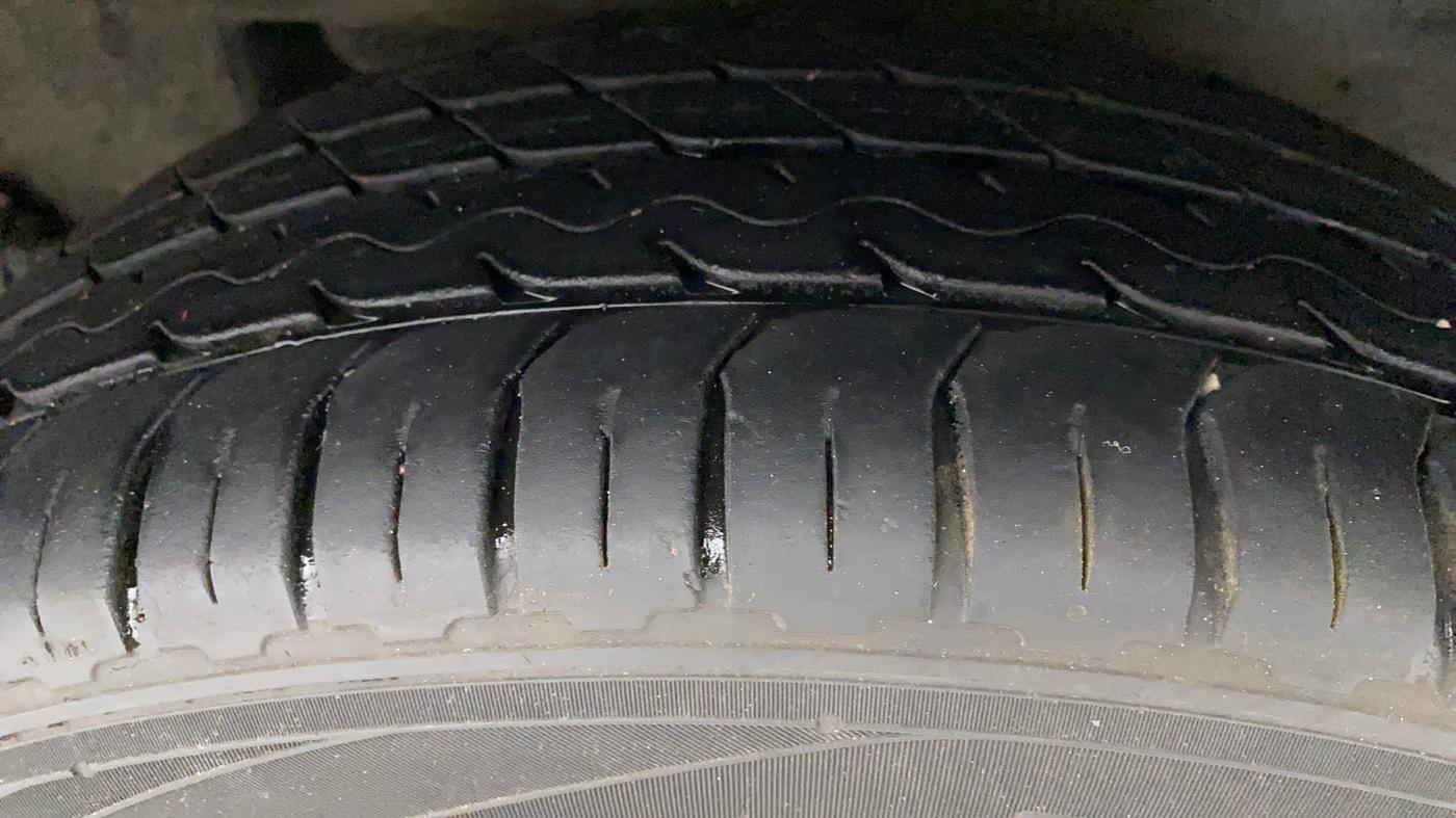 2013 Toyota Corolla Altis VL AT PETROL, Petrol, Automatic, 83,423 km, Left Rear Tyre Tread