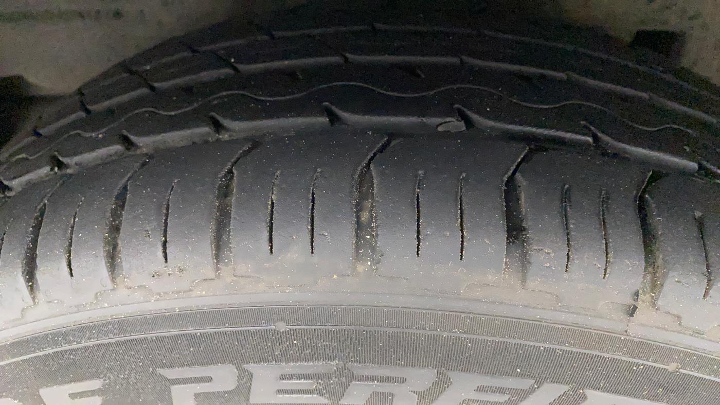 2013 Toyota Corolla Altis VL AT PETROL, Petrol, Automatic, 83,423 km, Right Rear Tyre Tread