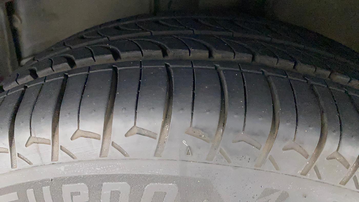 2013 Toyota Corolla Altis VL AT PETROL, Petrol, Automatic, 83,423 km, Left Front Tyre Tread