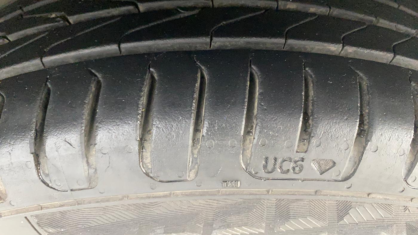2016 Tata Tiago XZ PETROL, Petrol, Manual, 38,322 km, Right Front Tyre Tread