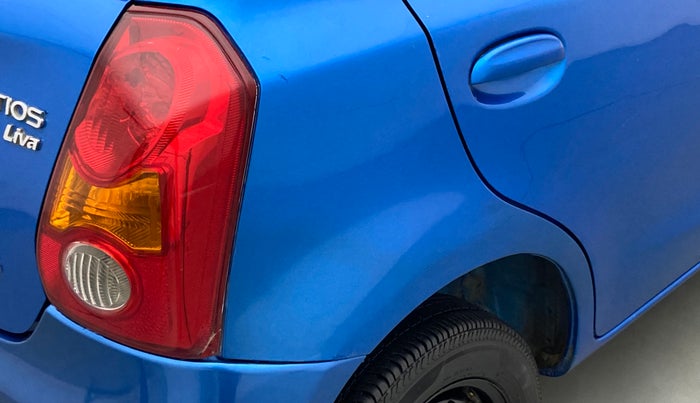 2011 Toyota Etios Liva G, Petrol, Manual, 74,587 km, Right quarter panel - Minor scratches
