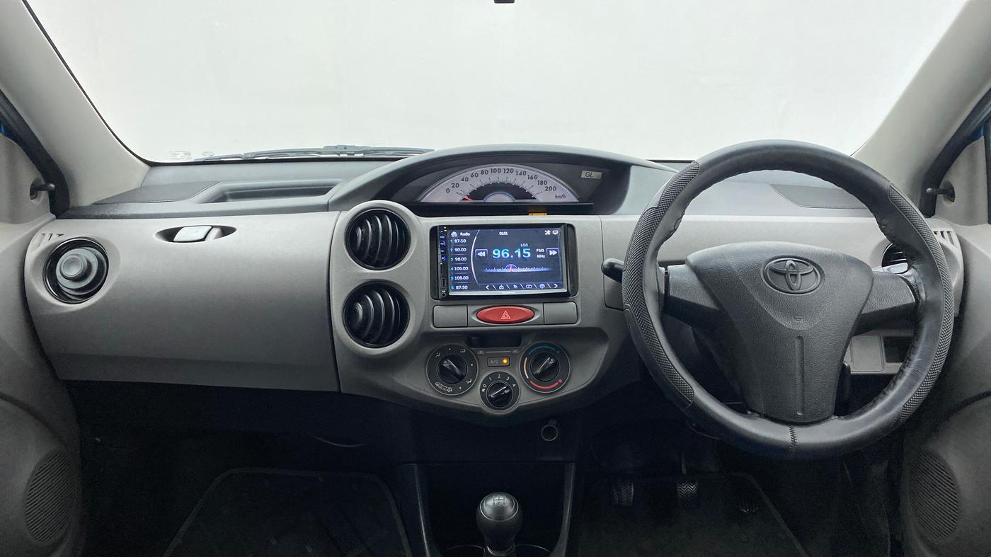 2011 Toyota Etios Liva G, Petrol, Manual, 74,587 km, Dashboard