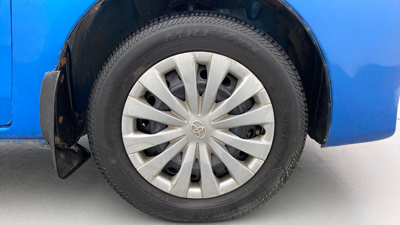 2011 Toyota Etios Liva G, Petrol, Manual, 74,587 km, Right Front Wheel