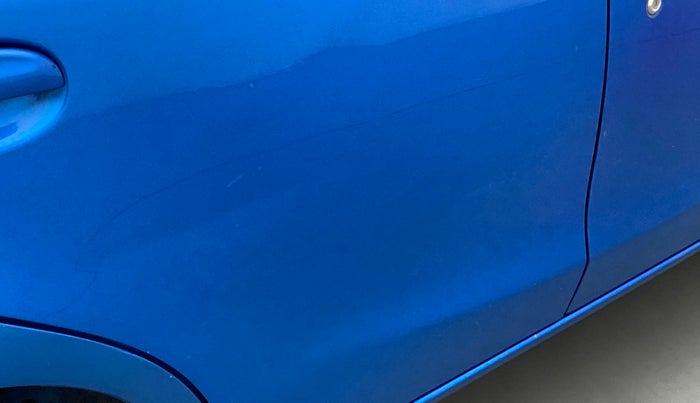 2011 Toyota Etios Liva G, Petrol, Manual, 74,587 km, Right rear door - Minor scratches