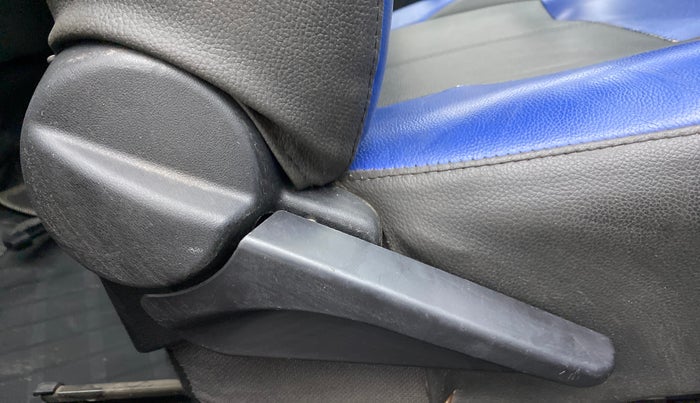2011 Toyota Etios Liva G, Petrol, Manual, 74,587 km, Driver Side Adjustment Panel