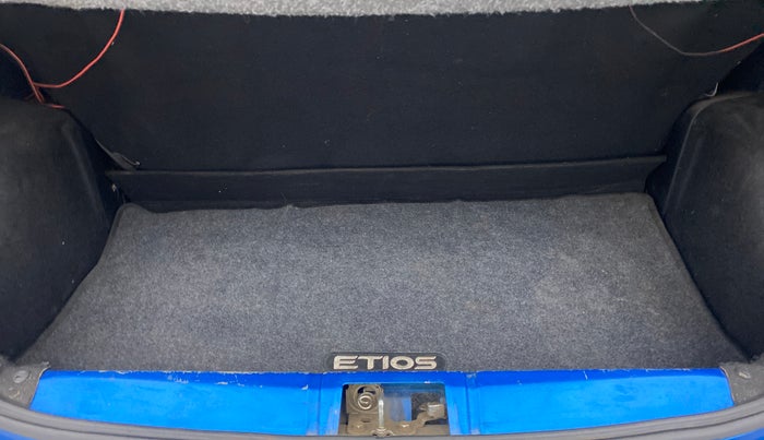 2011 Toyota Etios Liva G, Petrol, Manual, 74,587 km, Boot Inside