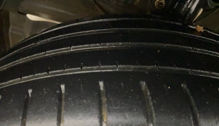 2021 Toyota Glanza G, Petrol, Manual, 28,140 km, Left Front Tyre Tread