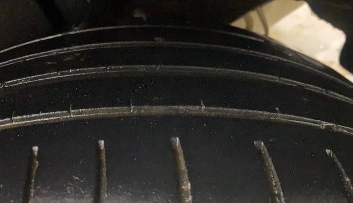 2021 Toyota Glanza G, Petrol, Manual, 28,140 km, Left Rear Tyre Tread