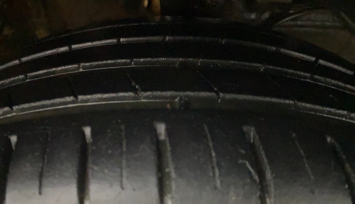 2021 Toyota Glanza G, Petrol, Manual, 28,140 km, Right Front Tyre Tread