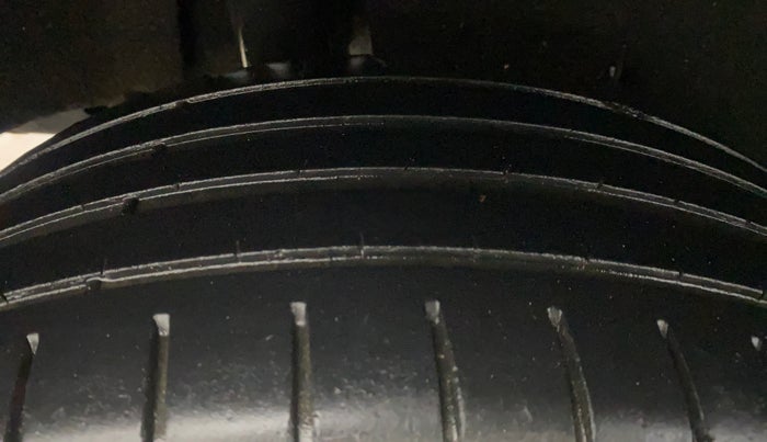 2021 Toyota Glanza G, Petrol, Manual, 28,140 km, Right Rear Tyre Tread