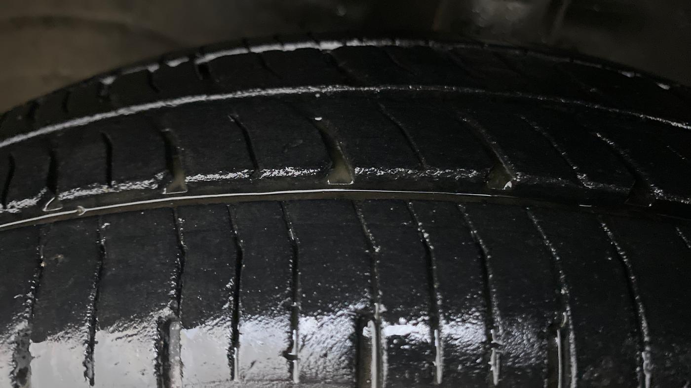 2013 Maruti Wagon R 1.0 LXI CNG, CNG, Manual, 79,617 km, Left Front Tyre Tread