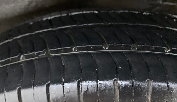 2013 Maruti Wagon R 1.0 LXI CNG, CNG, Manual, 79,617 km, Left Rear Tyre Tread
