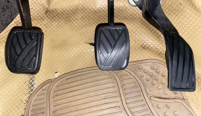 2015 Maruti Swift Dzire ZXI, Petrol, Manual, 1,37,216 km, Pedals