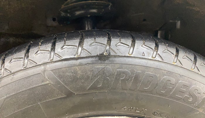 2015 Maruti Swift Dzire ZXI, Petrol, Manual, 1,37,216 km, Right Front Tyre Tread