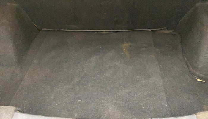 2015 Maruti Swift Dzire ZXI, Petrol, Manual, 1,37,216 km, Boot Inside