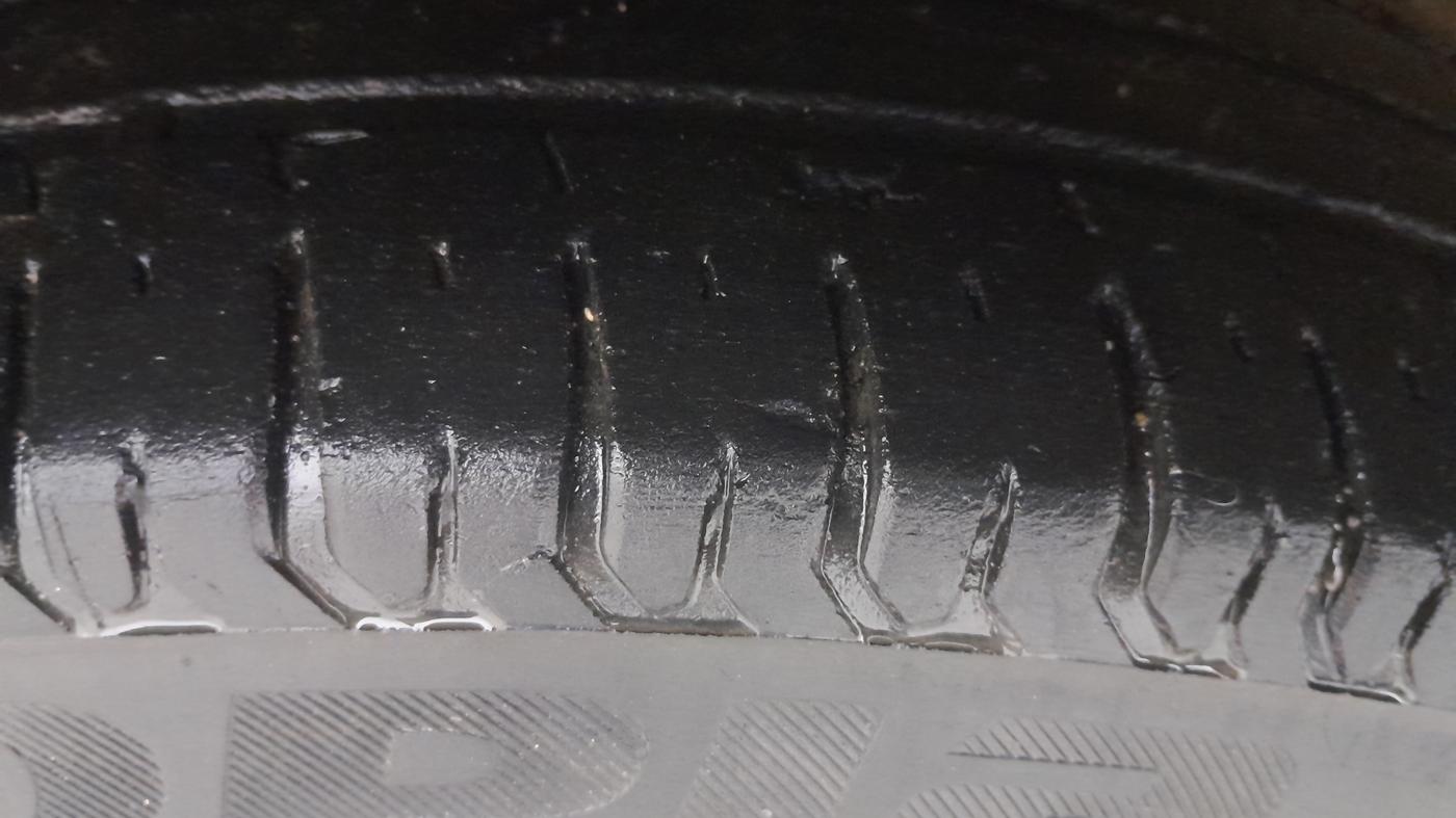 2021 Maruti Swift VXI, Petrol, Manual, 24,780 km, Left Front Tyre Tread