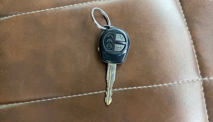 2016 Maruti Ciaz VDI+ SHVS, Diesel, Manual, 66,186 km, Key Close Up