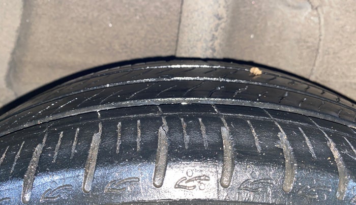 2023 Hyundai AURA SX 1.2 (O), Petrol, Manual, 32,558 km, Right Rear Tyre Tread