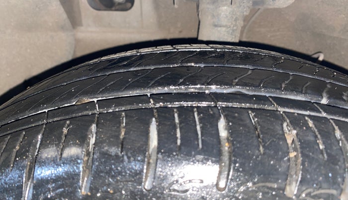 2023 Hyundai AURA SX 1.2 (O), Petrol, Manual, 32,558 km, Left Front Tyre Tread