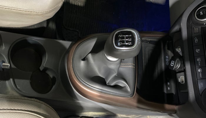 2023 Hyundai AURA SX 1.2 (O), Petrol, Manual, 32,558 km, Gear Lever