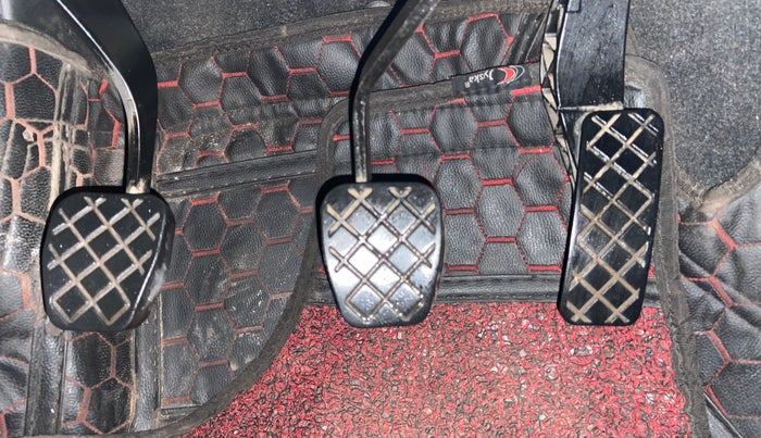 2022 Volkswagen TAIGUN TOPLINE 1.0 TSI MT, Petrol, Manual, 65,699 km, Pedals