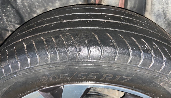 2022 Volkswagen TAIGUN TOPLINE 1.0 TSI MT, Petrol, Manual, 65,699 km, Left Rear Tyre Tread