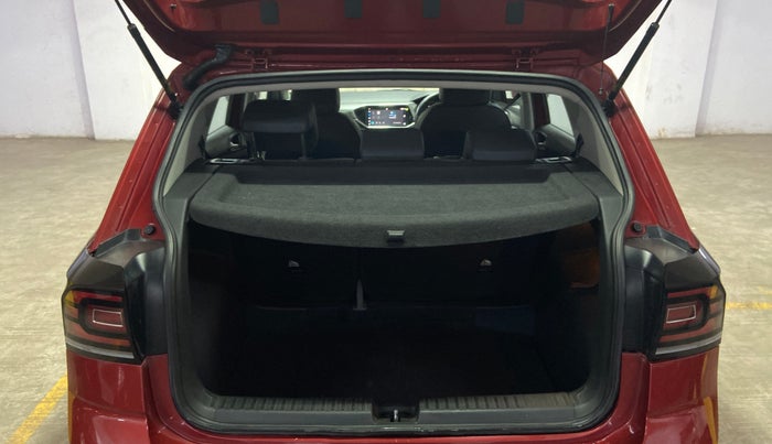 2022 Volkswagen TAIGUN TOPLINE 1.0 TSI MT, Petrol, Manual, 65,699 km, Boot Inside