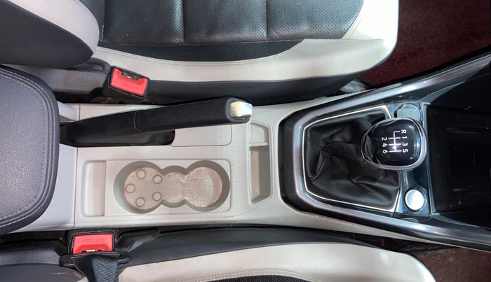 2022 Volkswagen TAIGUN TOPLINE 1.0 TSI MT, Petrol, Manual, 65,699 km, Gear Lever