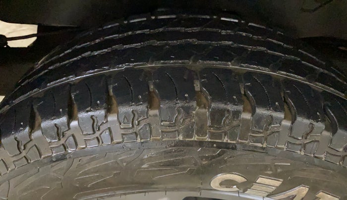 2020 Mahindra Thar LX PETROL HT 4WD AT, Petrol, Automatic, 35,192 km, Right Rear Tyre Tread