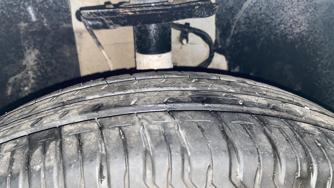 2024 Tata ALTROZ XE CNG, CNG, Manual, 20,000 km, Right Front Tyre Tread
