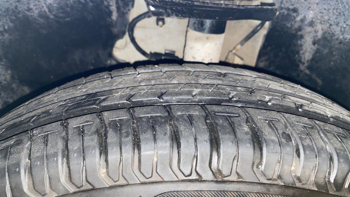 2024 Tata ALTROZ XE CNG, CNG, Manual, 20,000 km, Left Front Tyre Tread