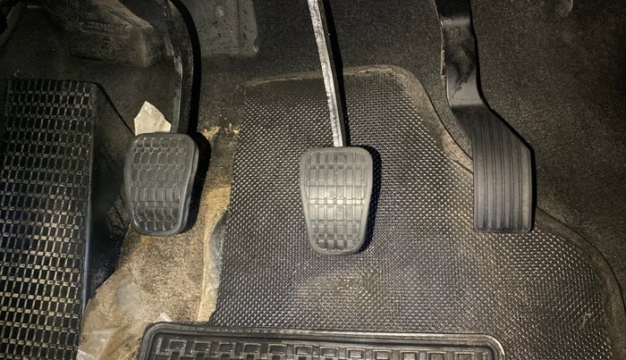 2024 Tata ALTROZ XE CNG, CNG, Manual, 17,614 km, Pedals