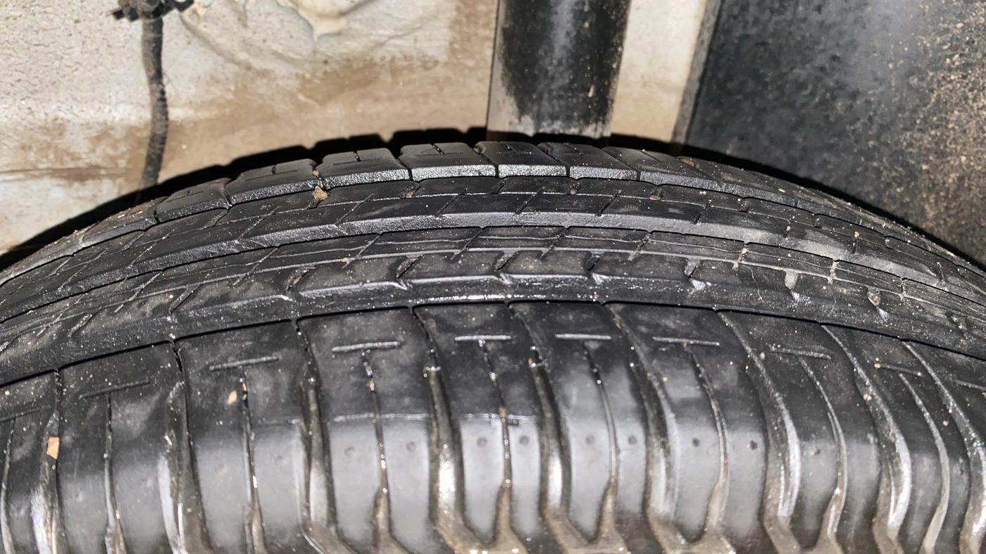 2024 Tata ALTROZ XE CNG, CNG, Manual, 20,000 km, Left Rear Tyre Tread