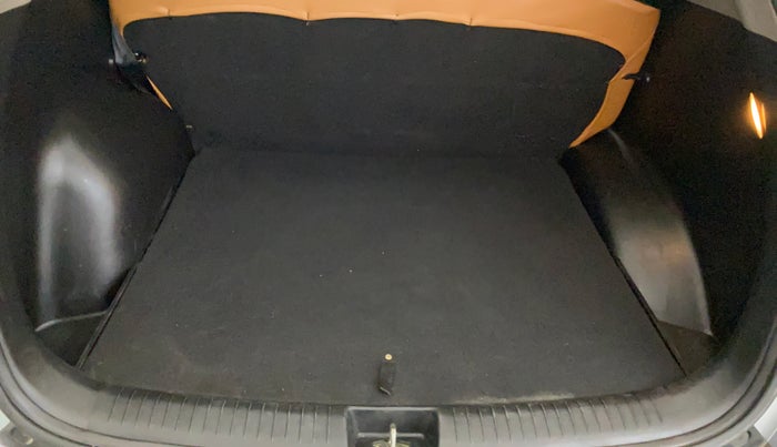 2019 Hyundai Creta E PLUS 1.6 PETROL, Petrol, Manual, 60,235 km, Boot Inside