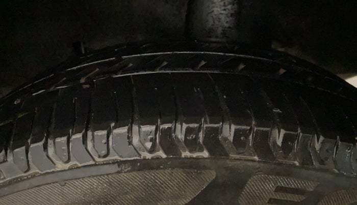 2016 Maruti Baleno DELTA PETROL 1.2, Petrol, Manual, 42,836 km, Left Rear Tyre Tread